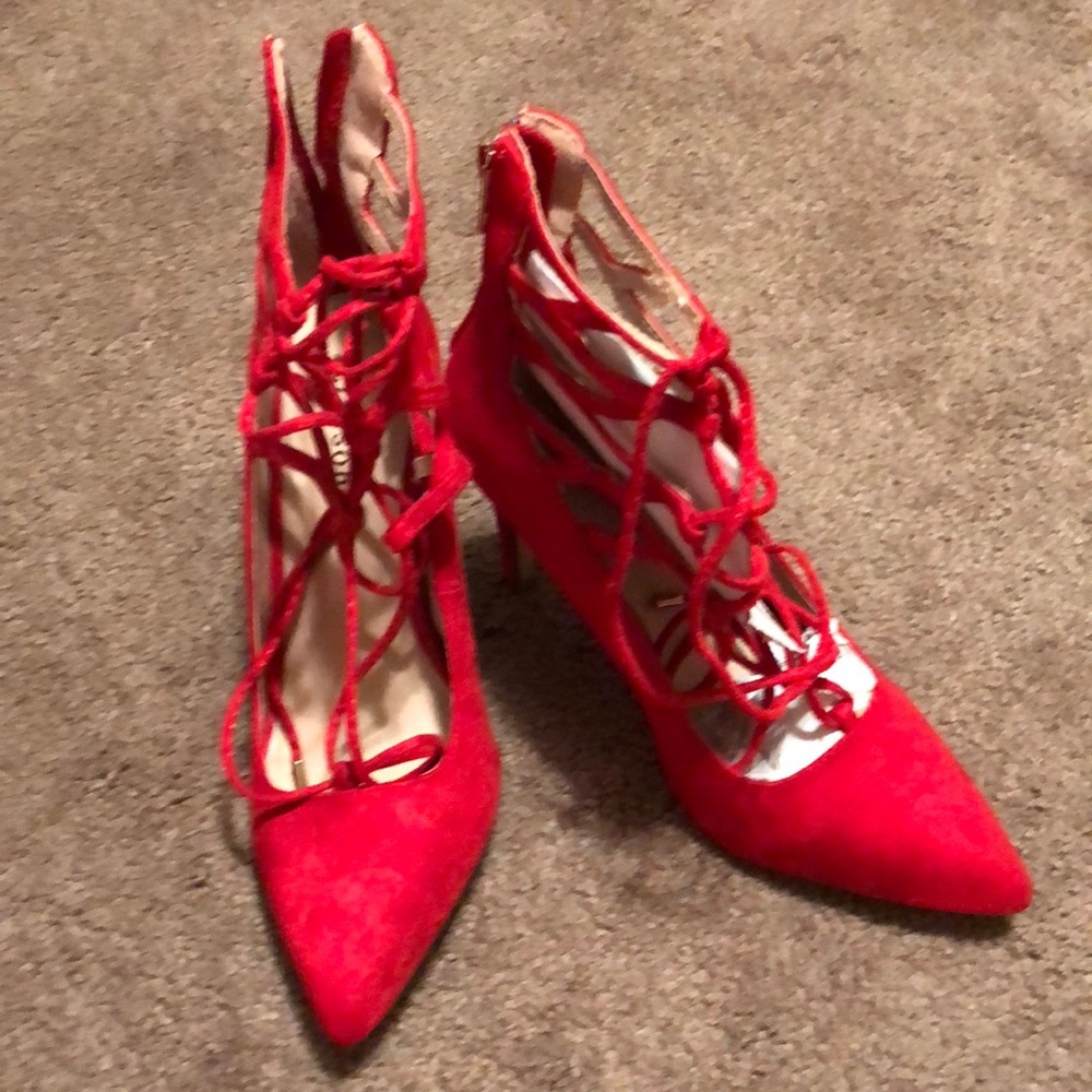 NWOT Never worn!! Lace up heels 👠
